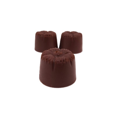 Pralinka z orzechem włoskim – czekoladowa pralinka z orzechowym nadzieniem